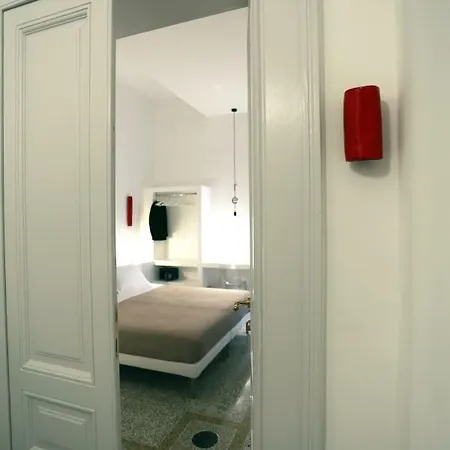 Re Ruggero Guest house